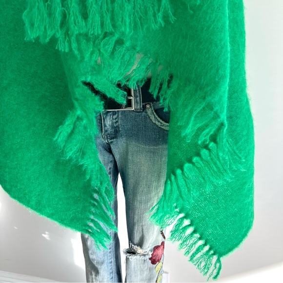 DONEGAL DESIGN Weaver of Ireland Green Pure Mohair Wool Fringed Throw Scarf Wrap - Picture 9 of 14